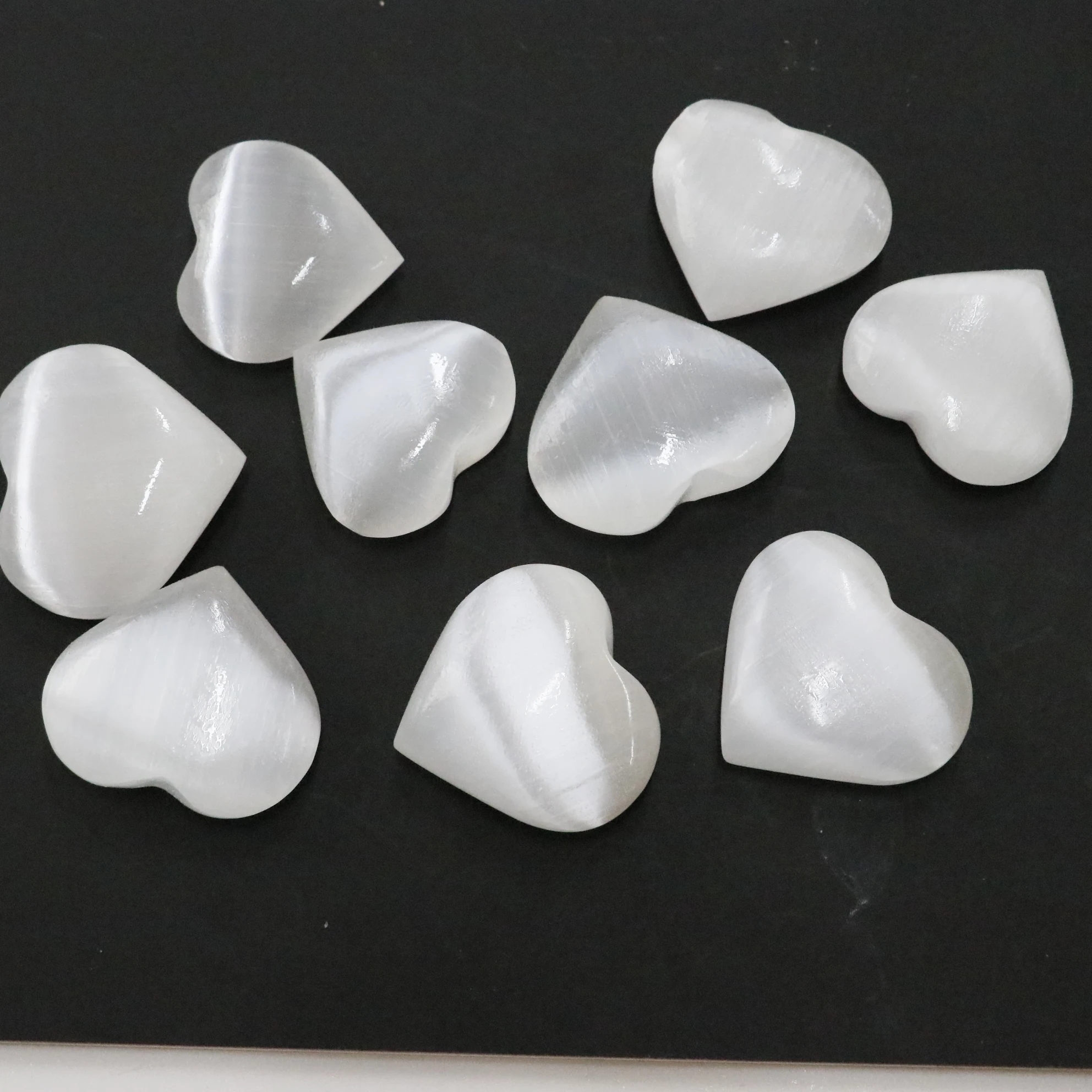 Wholesale  high quality healing crystals heart  plaster natural white selenite crystal Heart stone for crystal decor