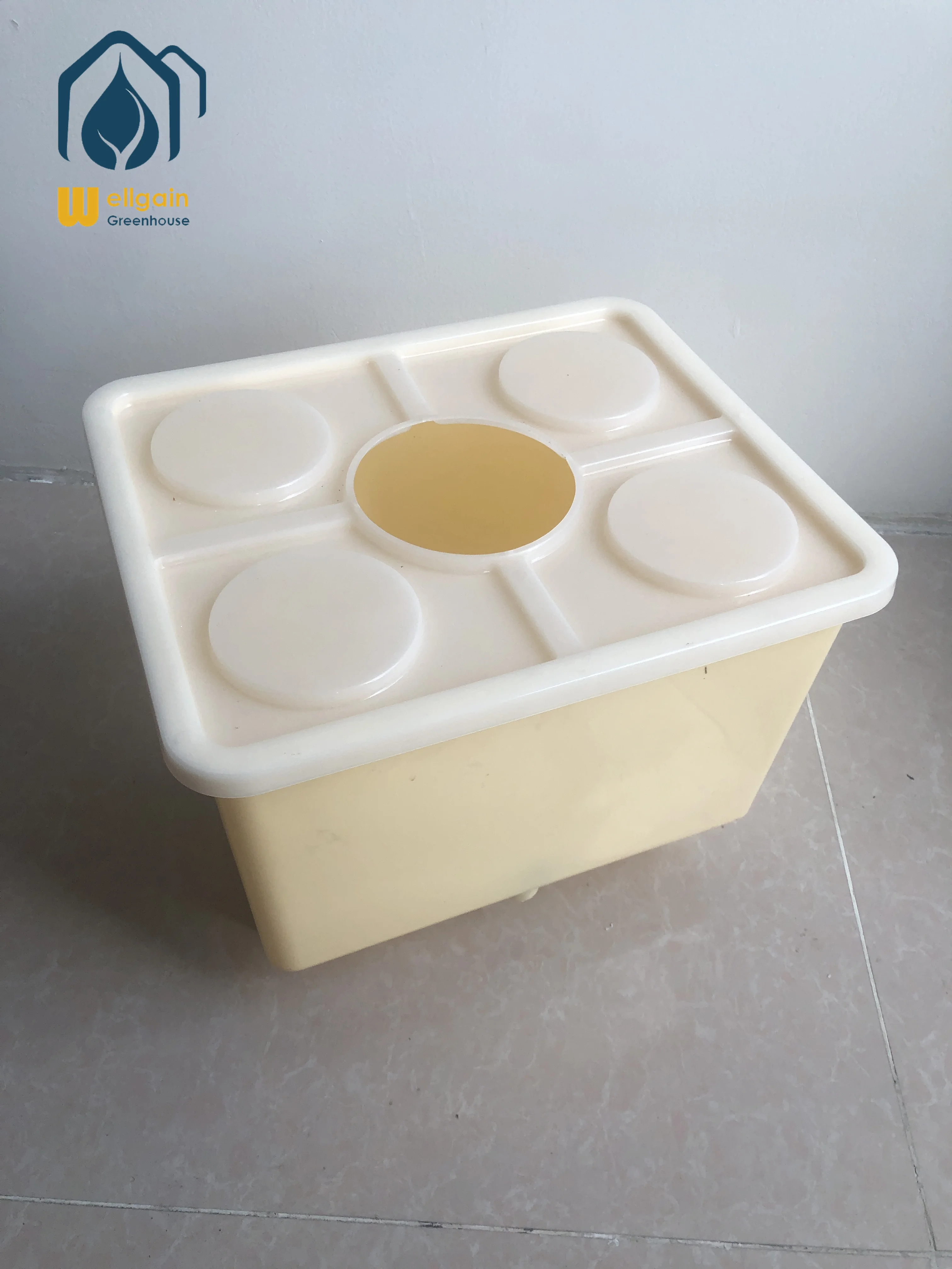 2022 HOT SELL Manufacturer  Food-Grade Material Soilless Dutch Bucket Hydroponic