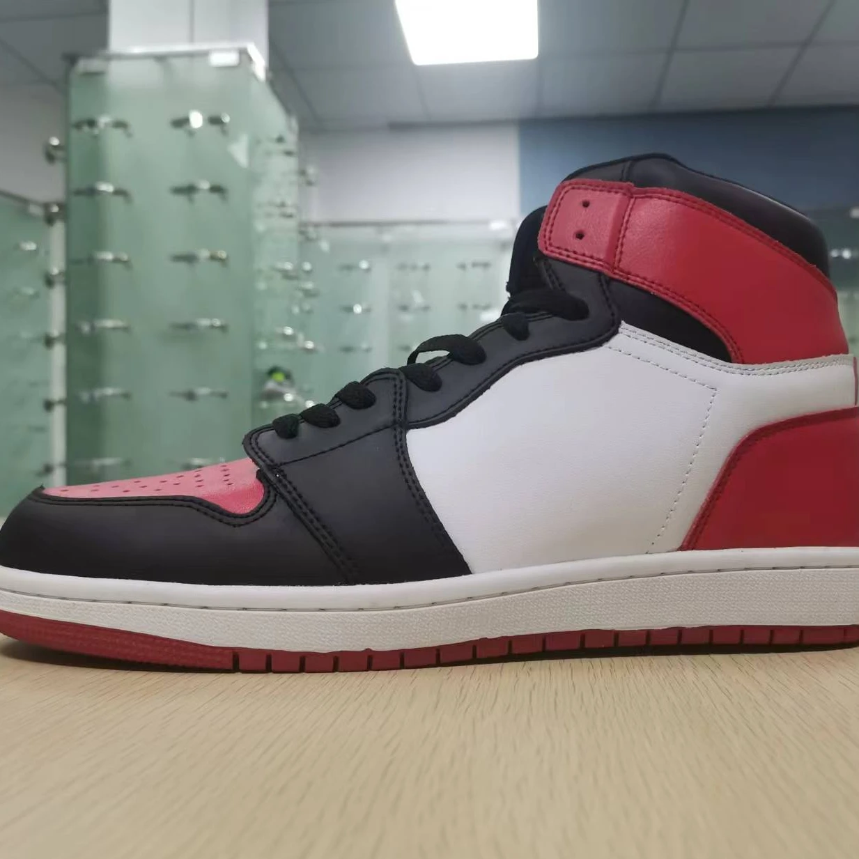 MOQ ONLY 1 PAIR SHOES,  STITCHED  WITH YOUR OWN LOGO, WELCOME ORDER