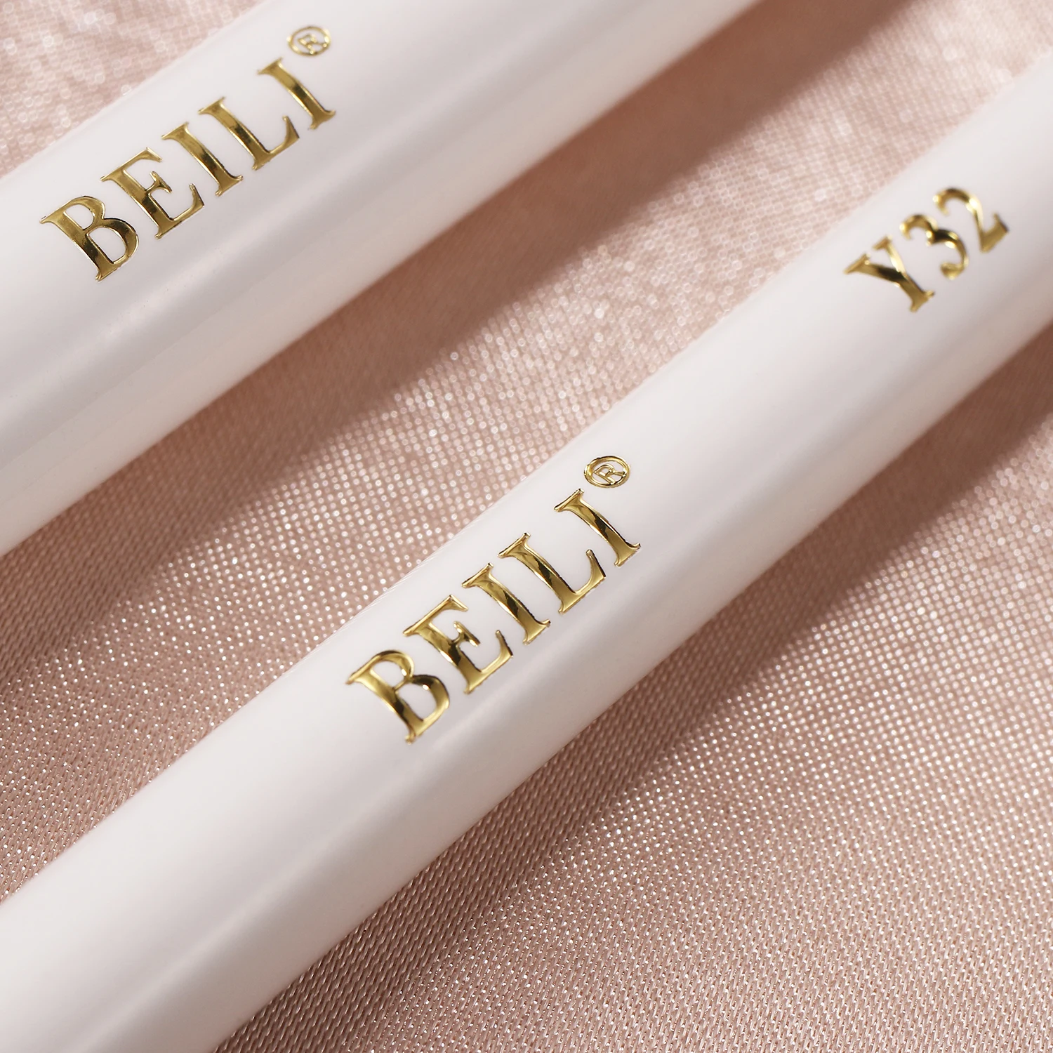 BEILI High Quality Wholesale custom professional white makeup brushes foundation concealer blending brush set makeup with logo