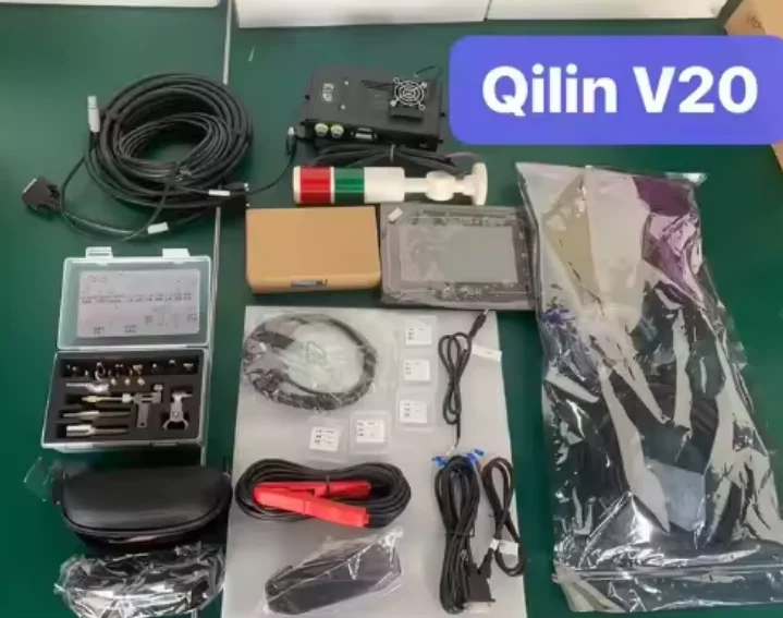 Qinlin BWT20 4 в 1 Ручной Волоконно-Лазерный сварочный пистолет для резки Сварочная очистка Длина волны 1064 нм промышленного использования