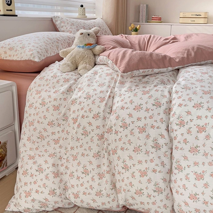 New Product Factory Sale Classic Floral Pattern 100% Polyester Double Layer Fabric Quilt Cover Bedding Sets