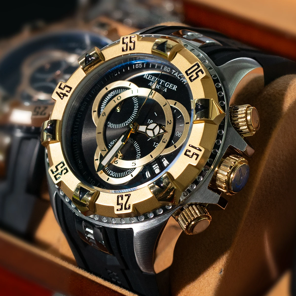 
Reef Tiger Big Sport Watches Men Black Chronograph Watch Rubber Strap Big Date Watch Waterproof Relogio Masculino RGA303-2 