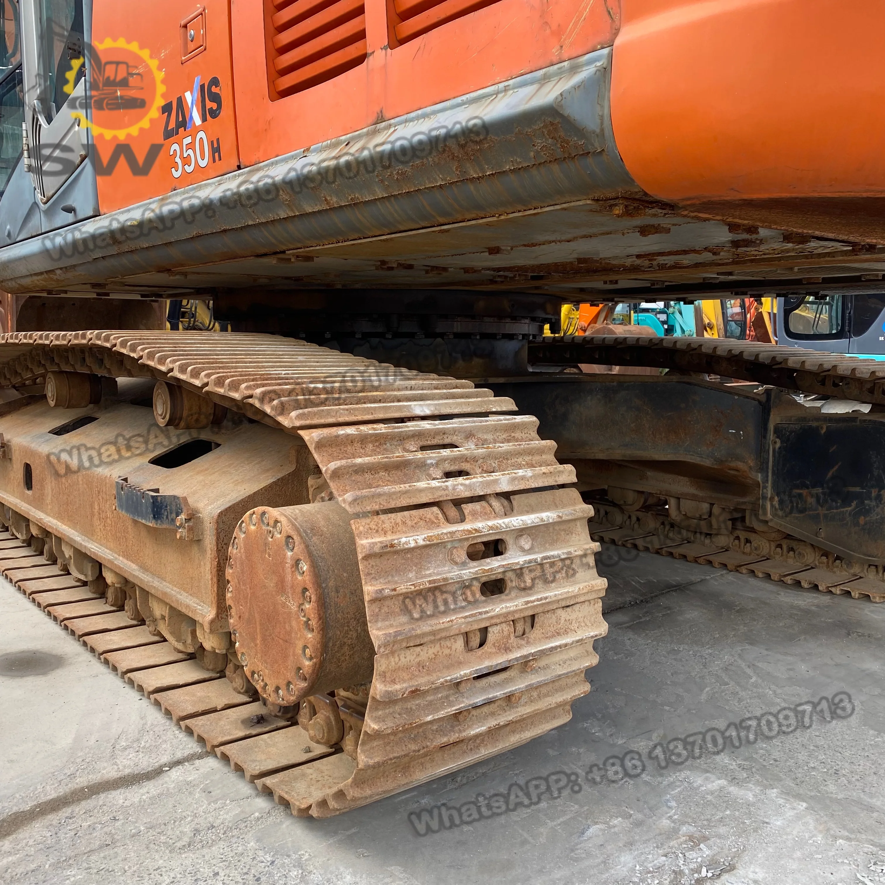Б/у Hitachi 350 экскаватор б/у hitachi гусеница землеройной машины Zx350-3 Zx350-3g Zx240-3 Zx70 экскаватора во дворе