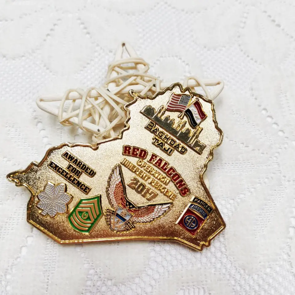 Pinsback cartoon Spider-Man Sliver Gold Plated Coin Moon rocket plane Collectible anime Challenge Coin For Friends New Year Gift