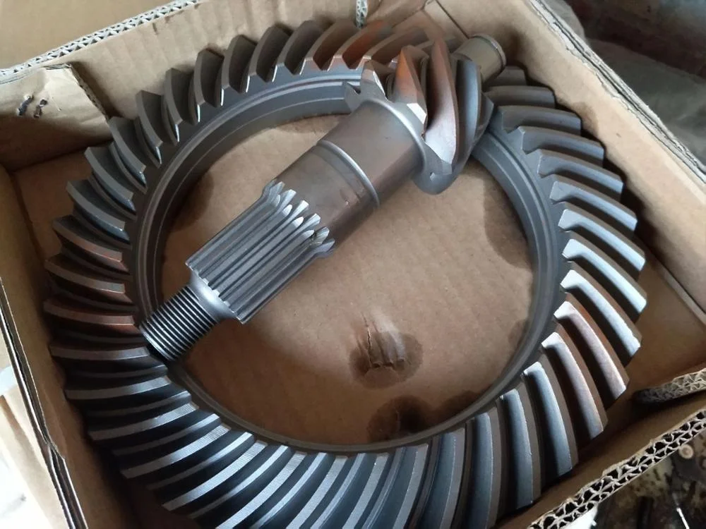 Japan Light Truck Differential Crown Wheel and Pinion Gear for Isuzu NPR