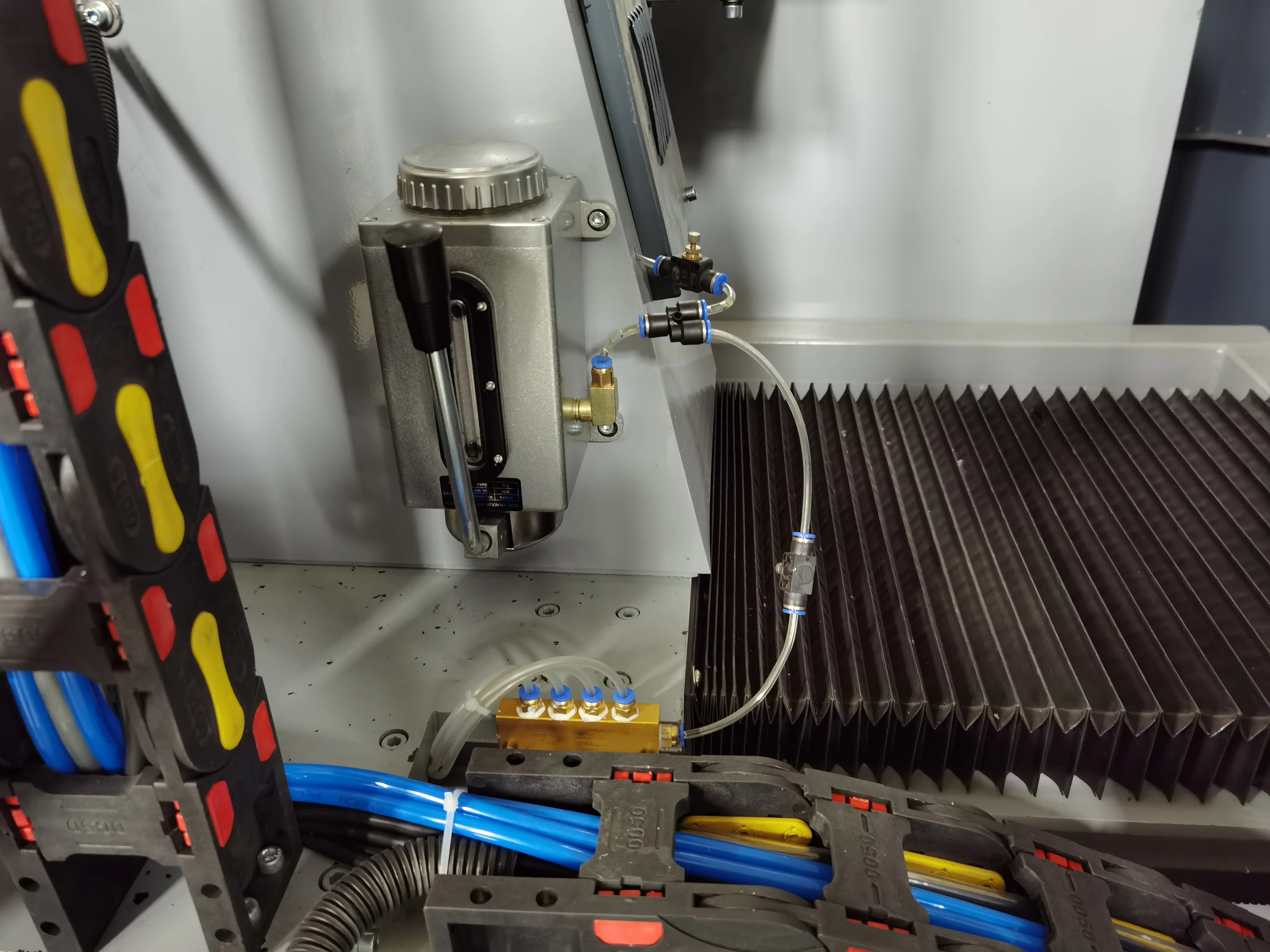 Hot sale China factory price 2024 cnc end milling machine for Aluminum Doors and Windows with CE ISO