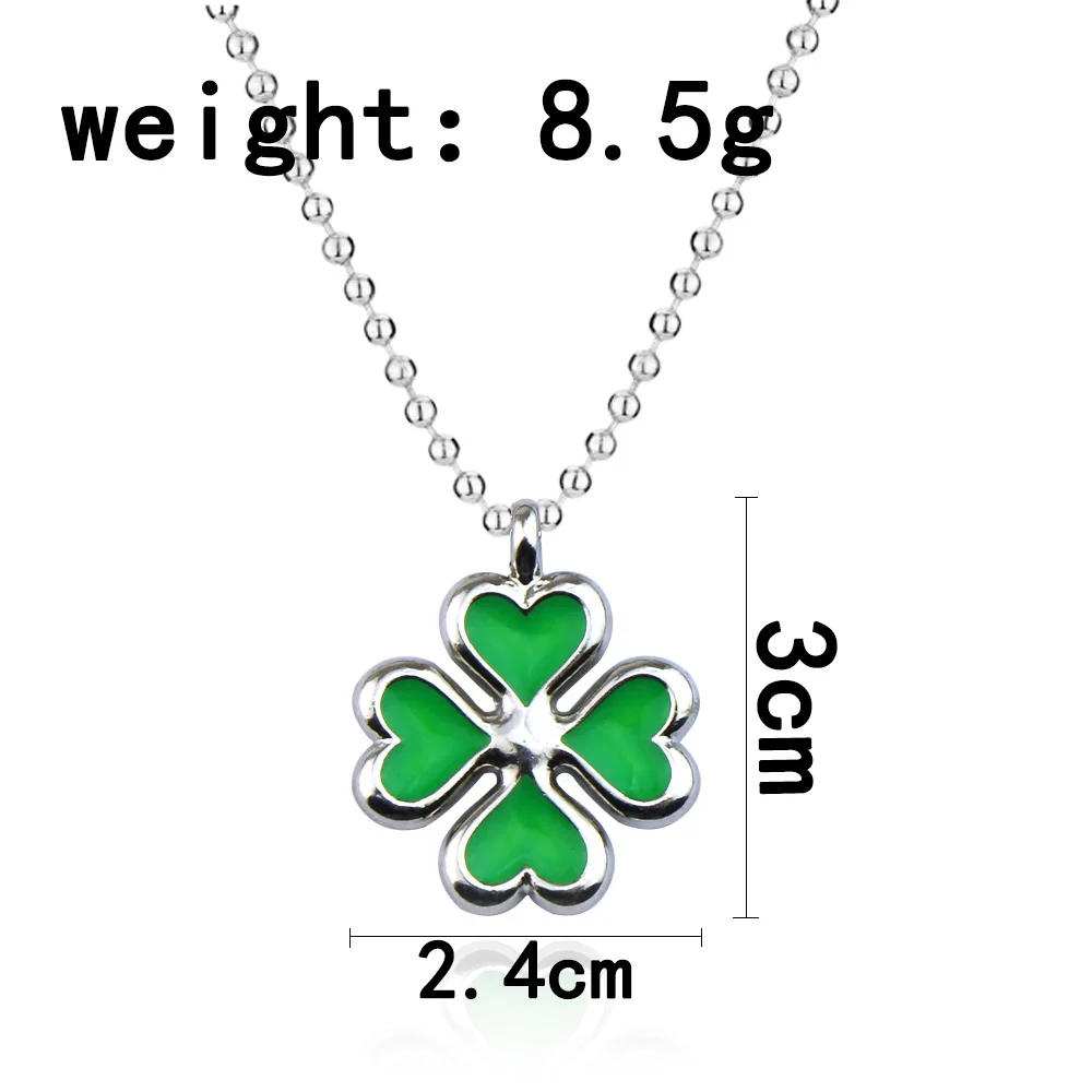 Anime Tokyo Avengers Four Leaf  Necklaces Hinata Tachibana Fashion Pendant Chain Necklaces Women Girl Choker Jewelry Gift