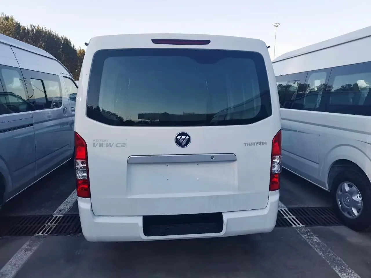 17 Seats mini van bus Foton View C2 cargo van bus