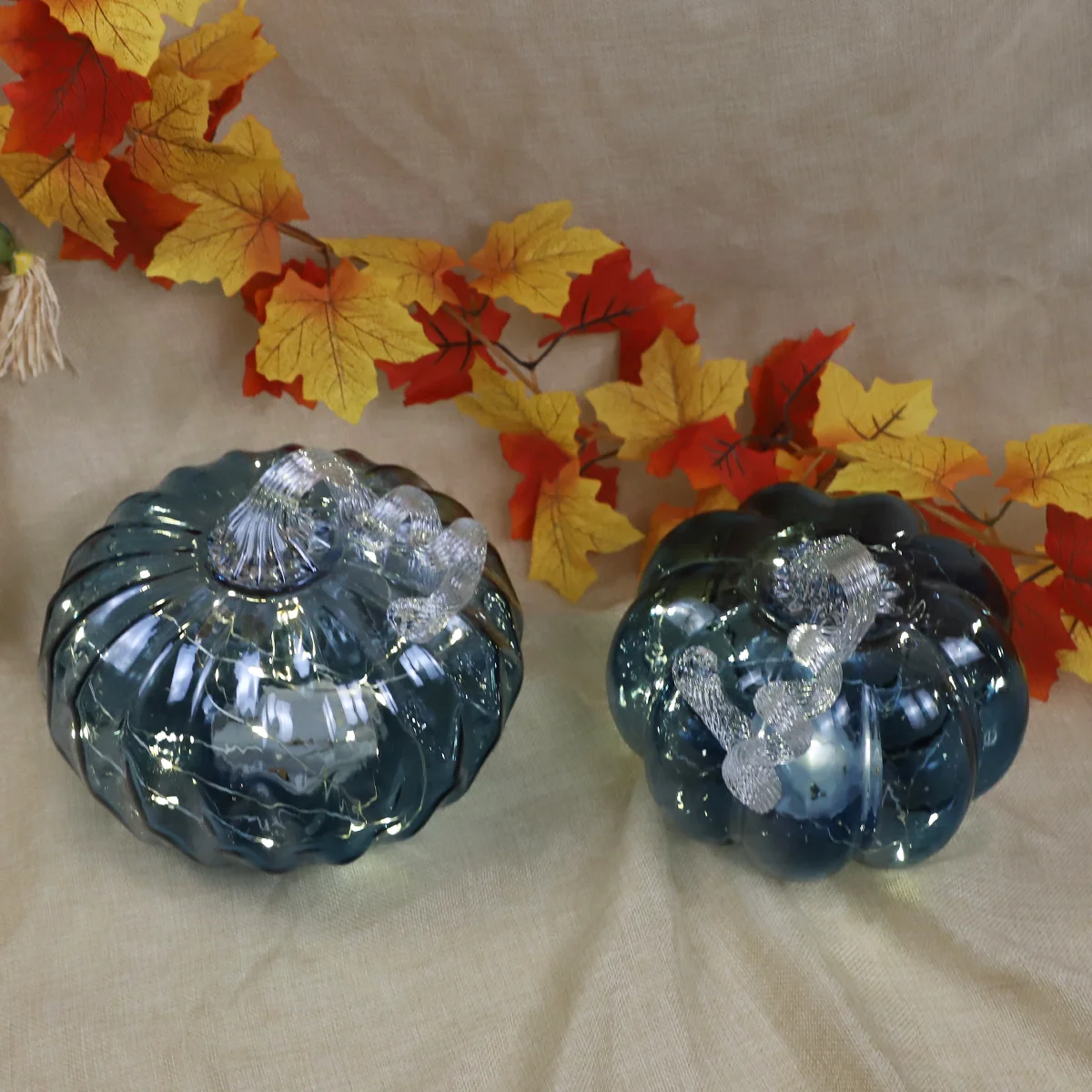 Hand Blown Glass Pumpkin Figurine Halloween Pumpkin Decor Table Accent for Fall Harvest Decorating
