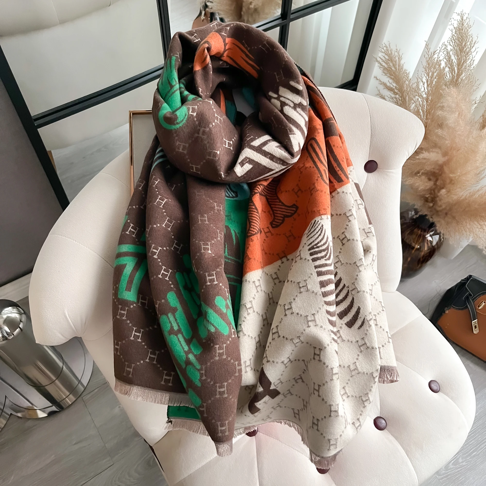 Europe and the United States new cashmere scarf ladies H big autumn and winter warm double-sided bib blanket shawl wholesale