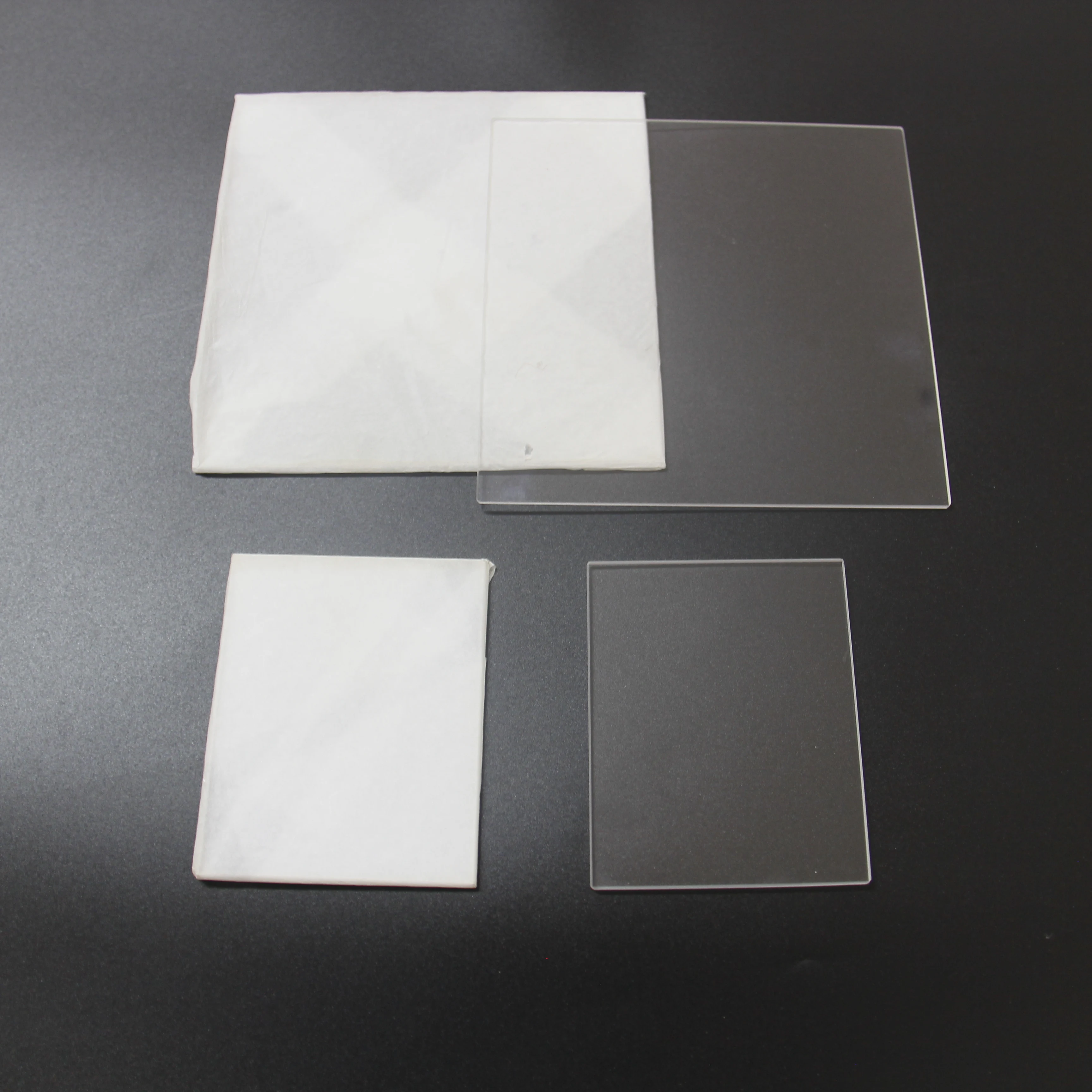 New Optical Perforated Slotted Quartz Glass Wafer Quartz Lens Square Wafer Shaped Instrument