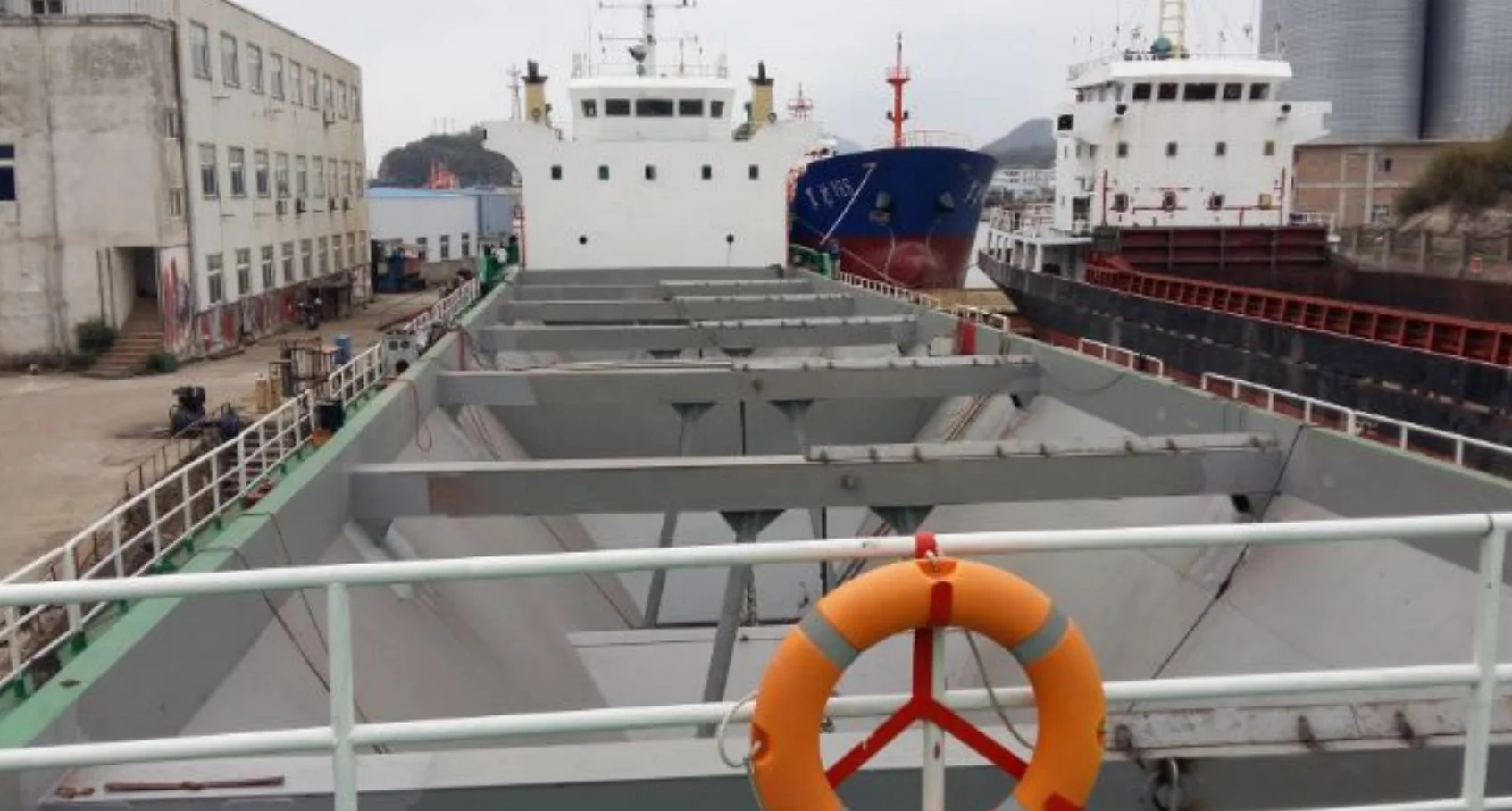 SELF UNLOADING BOULDER CARRIER SHIP