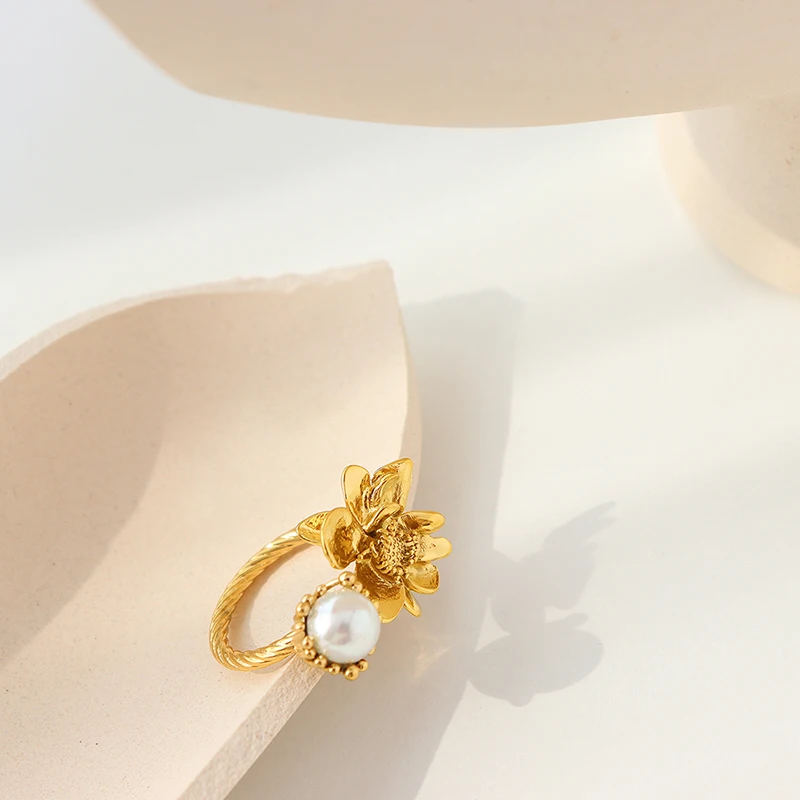 Vintage flower unique ring brass inlaid rubber bead ring dating gift