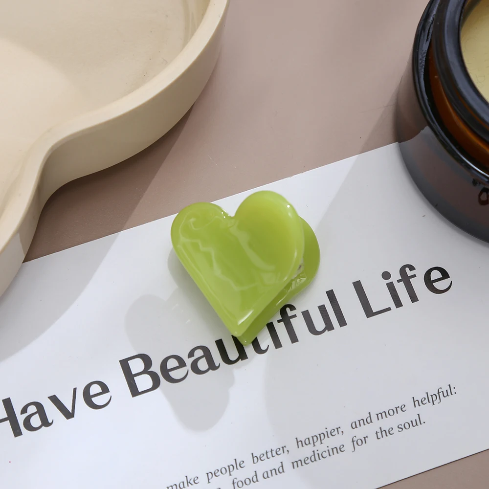 QIYI Wholesale Cheap Price New Design Mini Hair Claws Women Cute Heart Acetate Clear Hair Styling Claw for Girls