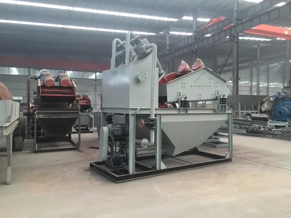 Small vibrating screen sand washing machine
