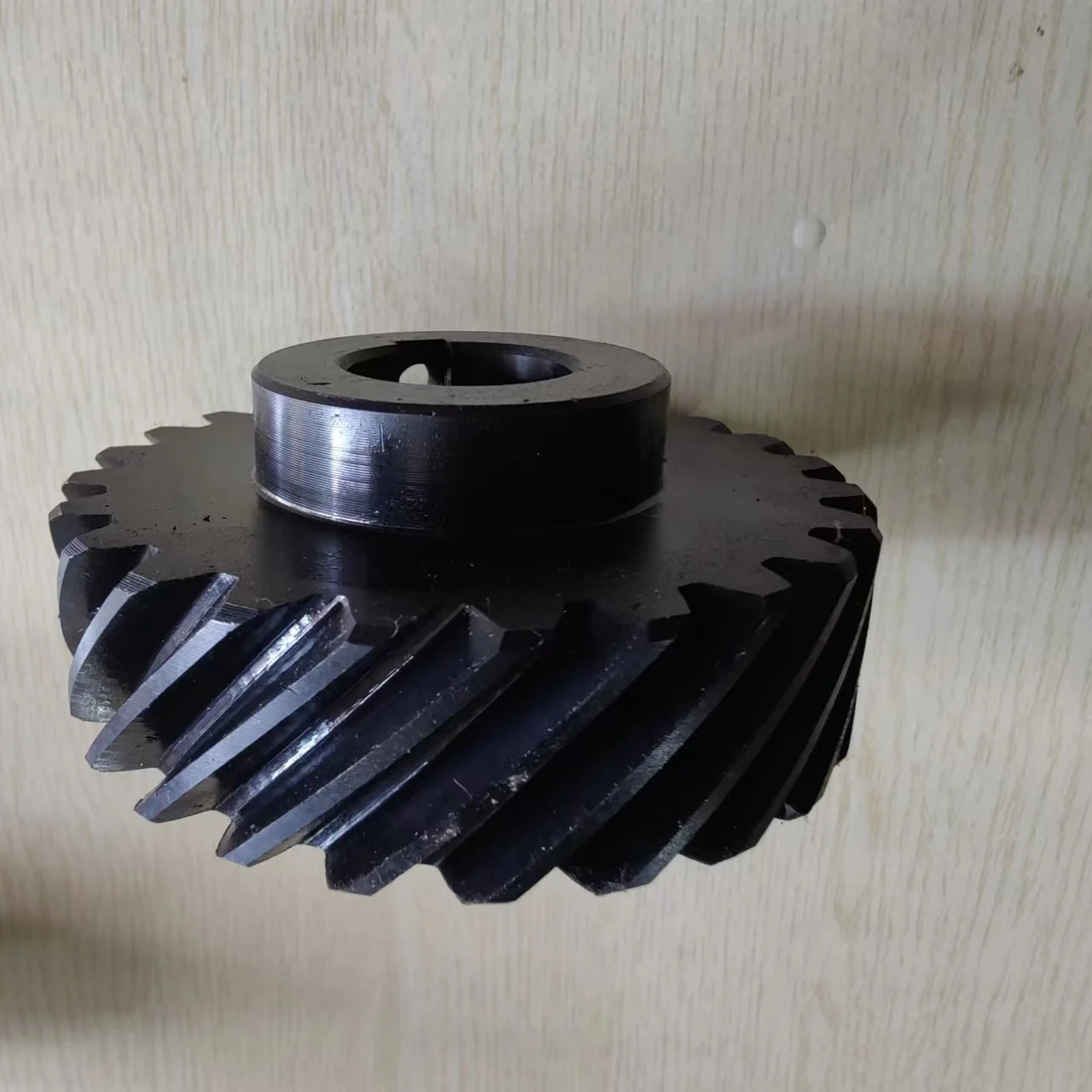Manufacturers supply transmission grinding machinery equipment helical gear nylon helical gear
