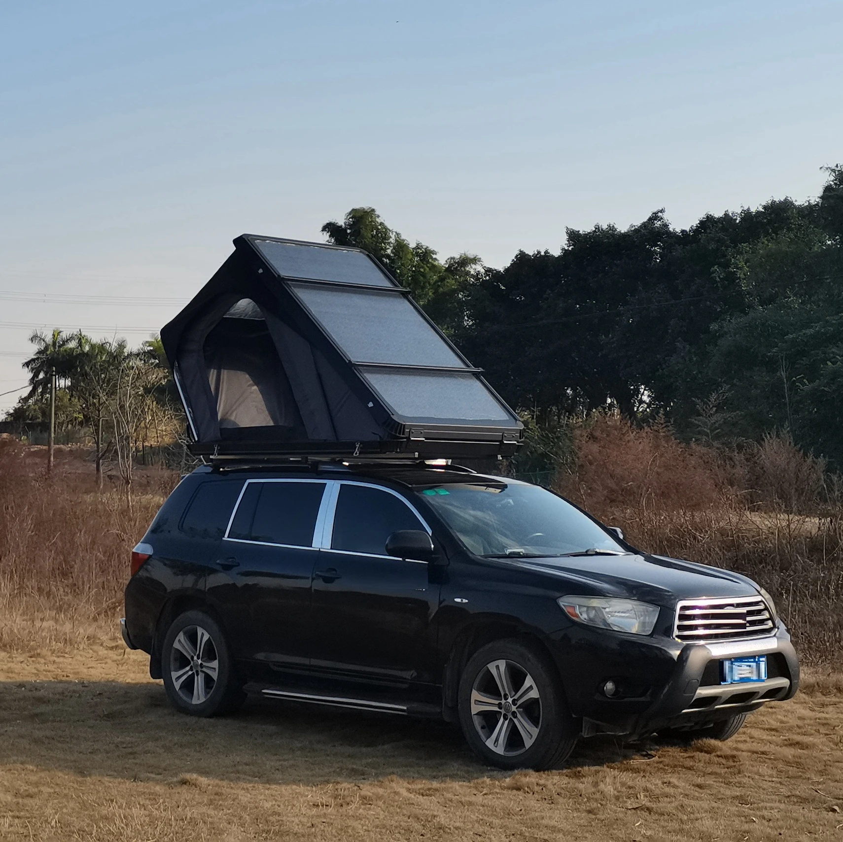 4X4 Off Road Car Rooftop Tent Hard Shell Aluminum Triangle Camping Roof Top Tent