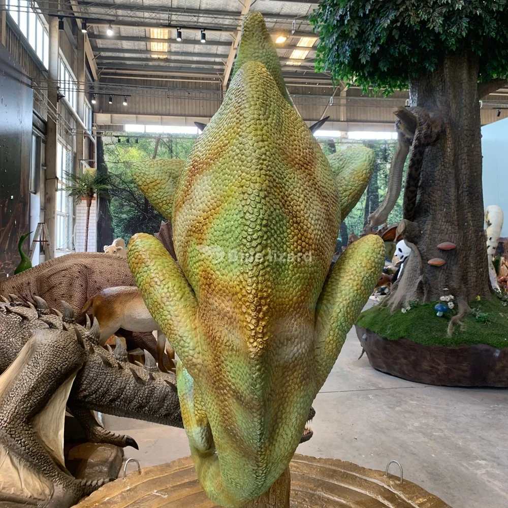Customized Cartoon Animatronic Animal Statue Realistic Simulation Lizard Chameleon Model