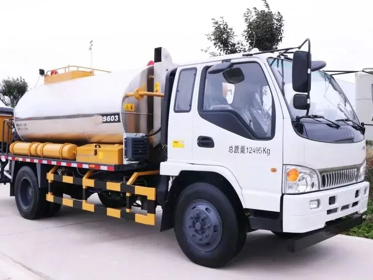 Chinese Brand  Road Construction Equipment Road Machine Intelligent Asphalt Distributor Truck