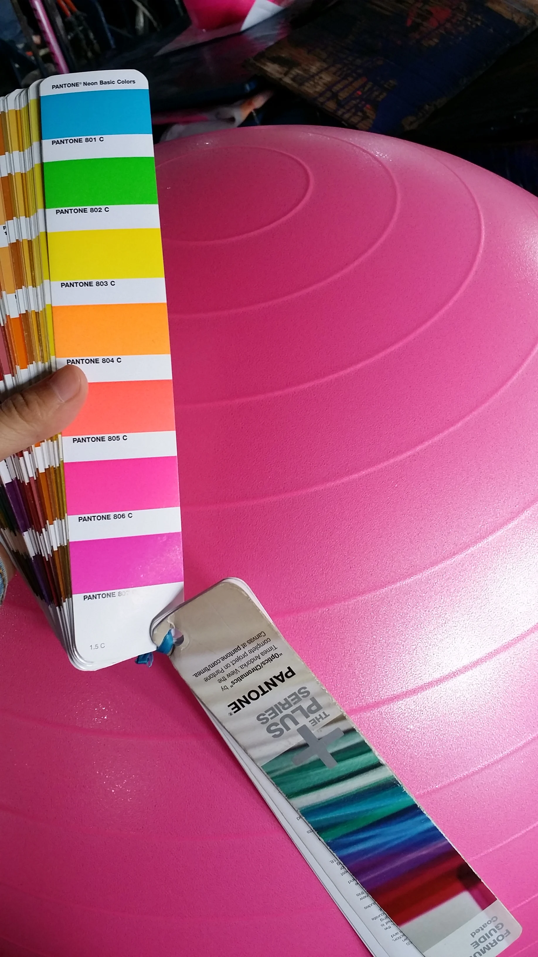 Custom Sized round PVC Gym Fitness Ball Yoga Exercise Ball with Quick Pump