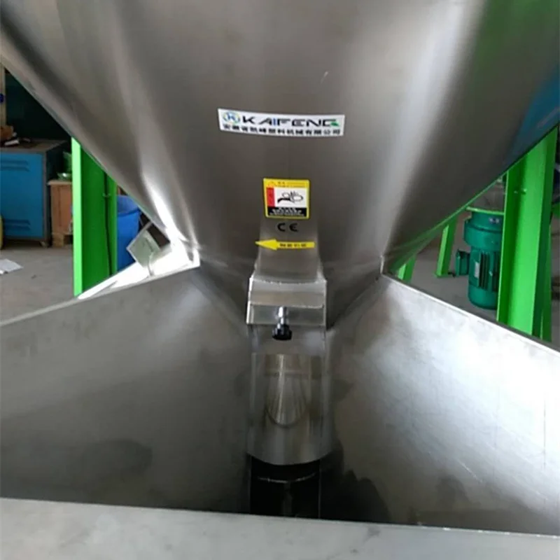 Mixing raw materials evenly and quickly stainless steel vertical plastic mixer