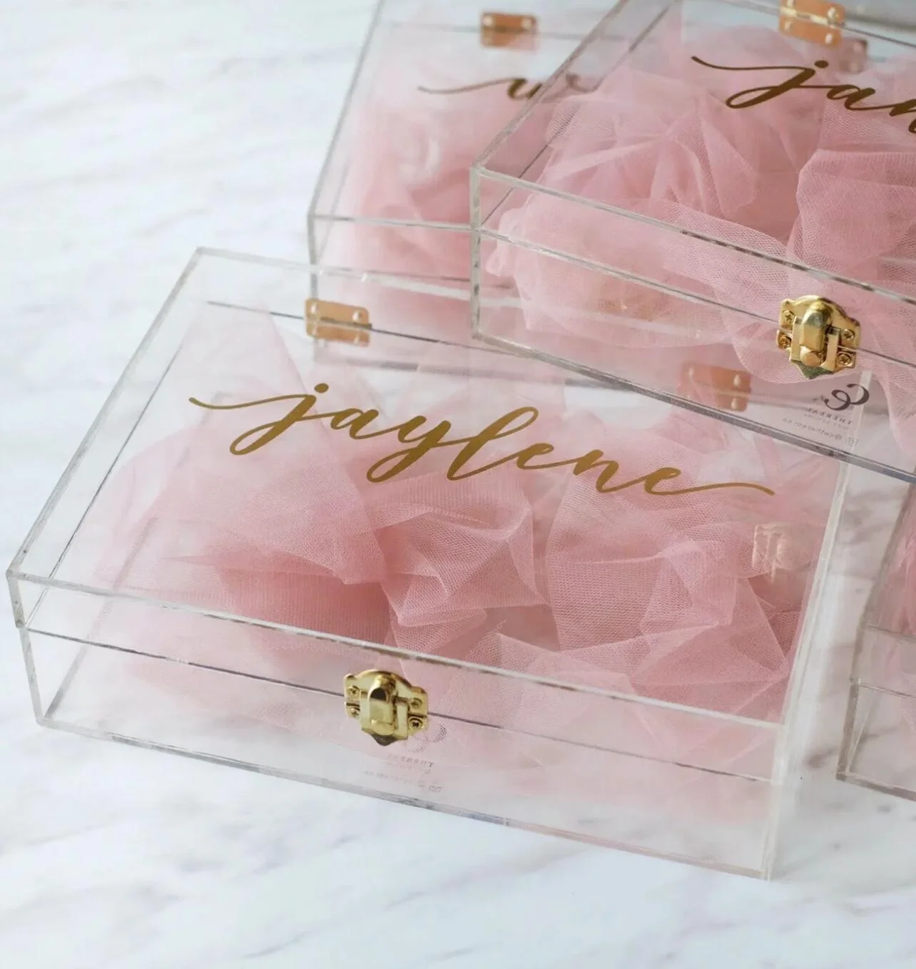 OEM customized wholesale clear gift box with lock acrylic showcase transparent acrylic box
