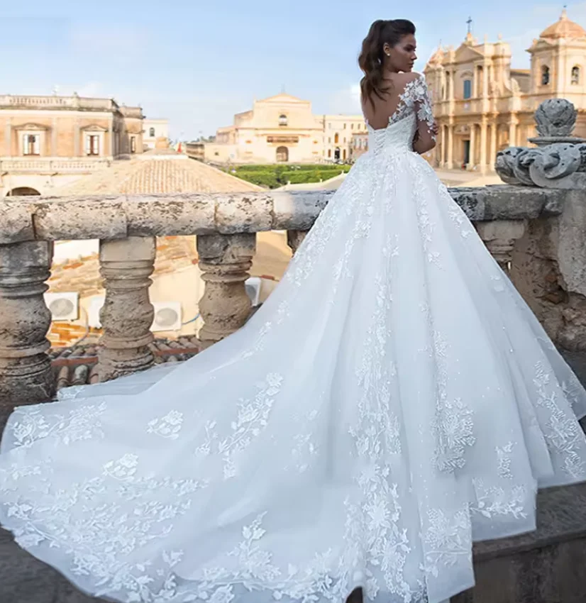 2024 Big Tail New Girl Women Wedding Dresses Bridal Gown Retro Sexy Tulle V-Neck Long Sleeve Wedding Dress