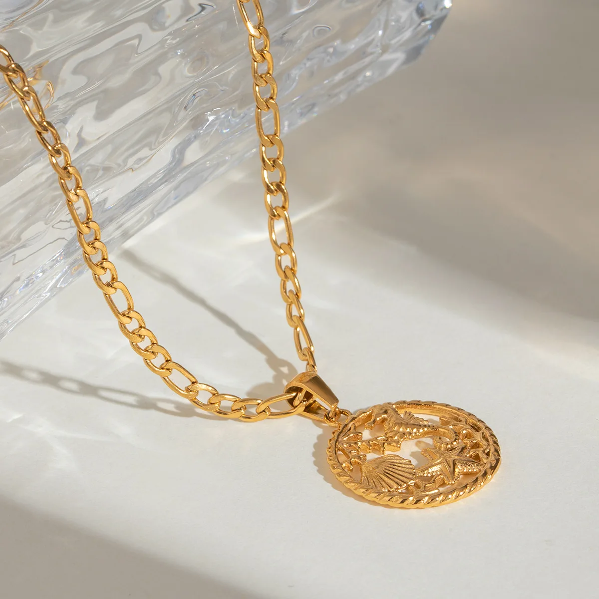 New Starfish Shell Necklace Stainless Steel 18K Gold Hollow Ocean Element Charm Non Tarnish Waterproof Fashion Jewelry For Women