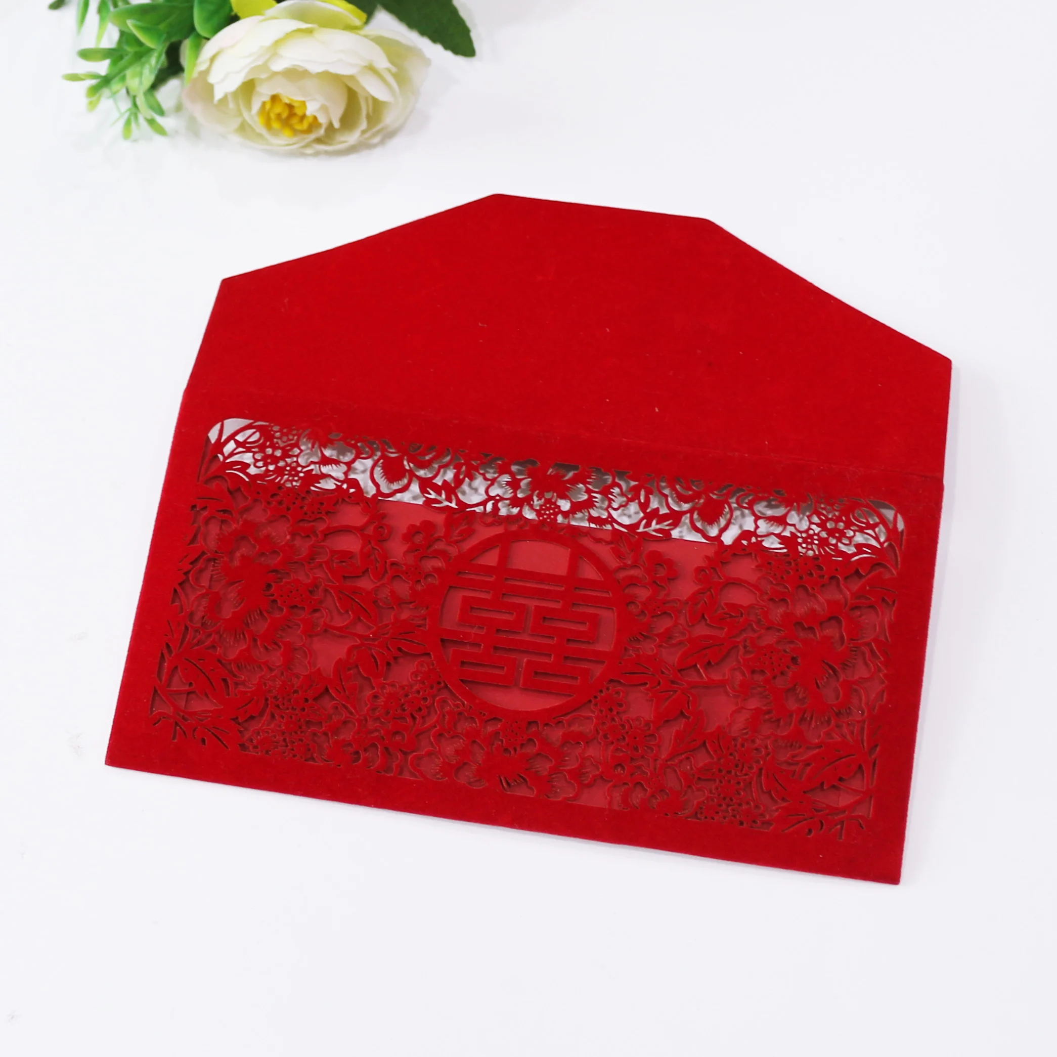 Новый дизайн красный бархатный конверт 2024 новый год лазерная резка счастливые деньги карман