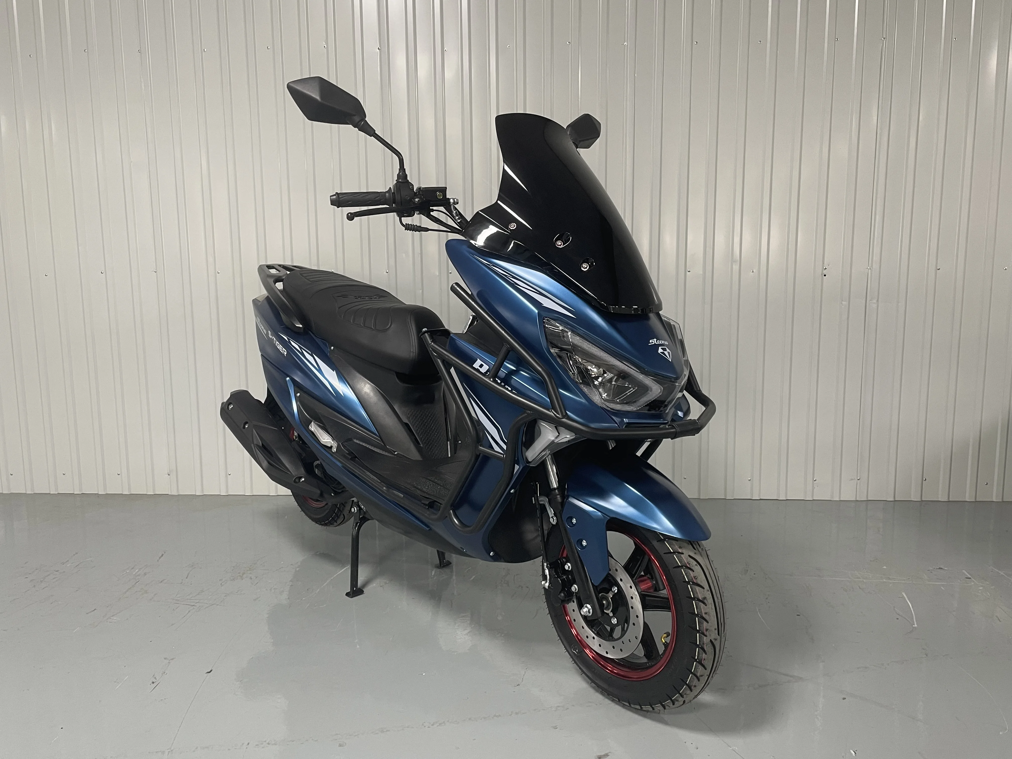 125cc/150cc hot selling gasoline scooter with best price and good condition