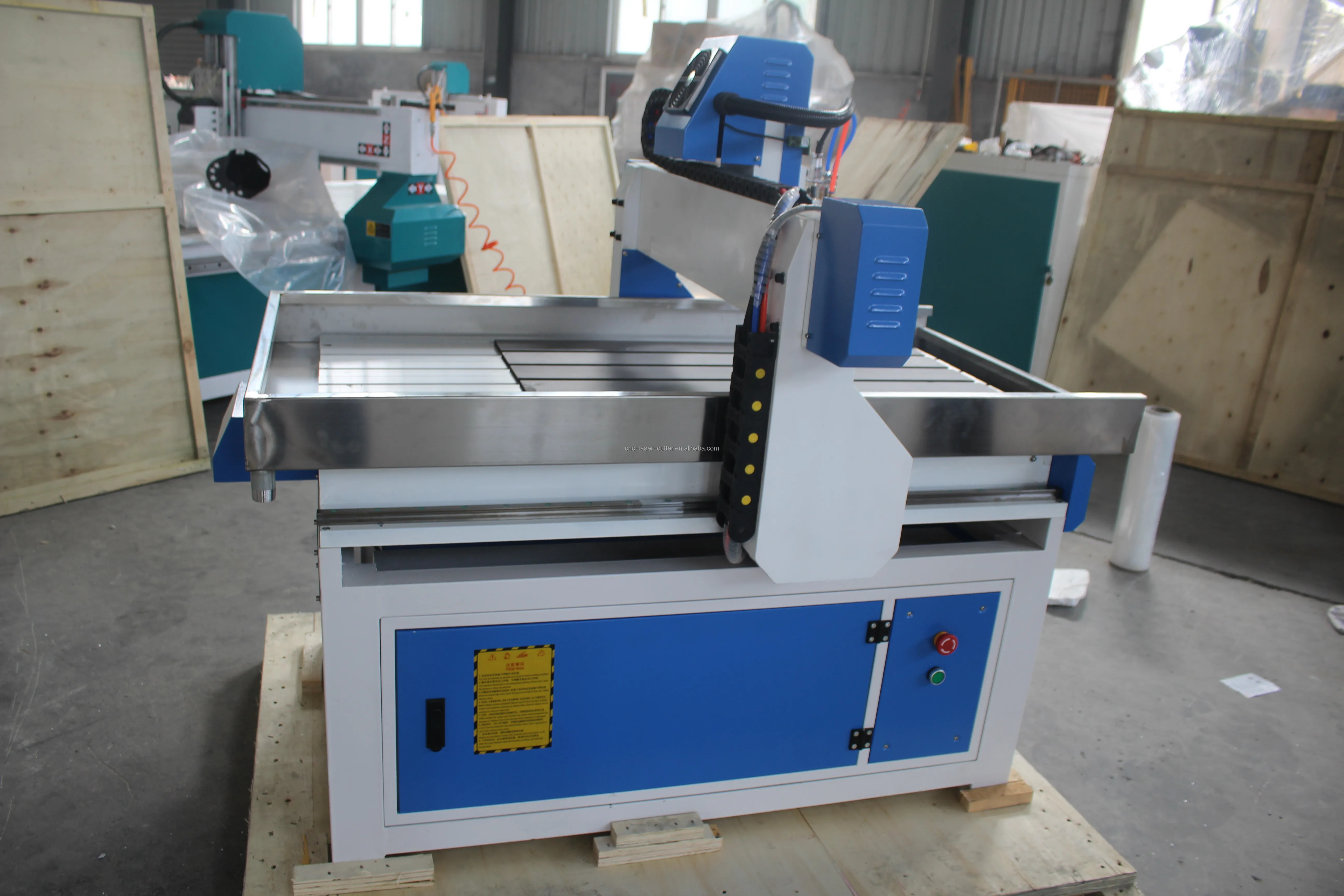 China manufacturer 3 axis mini 6090 desktop mini cnc router for furniture making