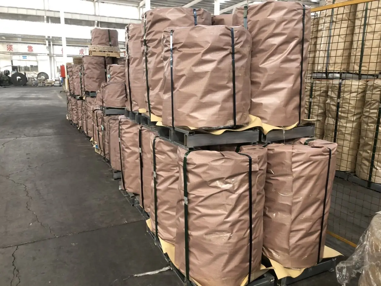 Manual strapping with High tensile strength brown color painted steel strapping band steel strapping 19mm black