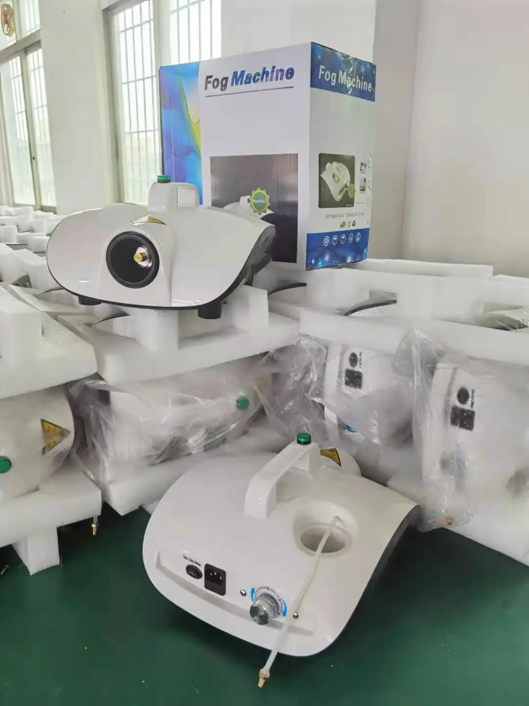 White Color portable 900W Atomizing Disinfector Car Fog Machine for car house garden disinfection