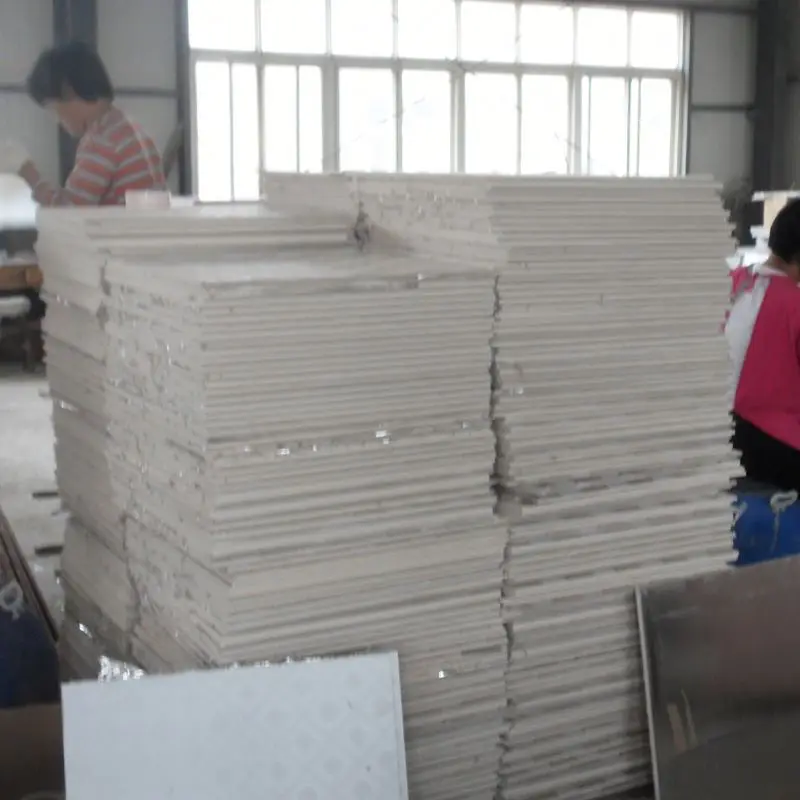 Philippines New Design Laminated PVC 600X600 Vinyl Gypsum Ceiling Tile