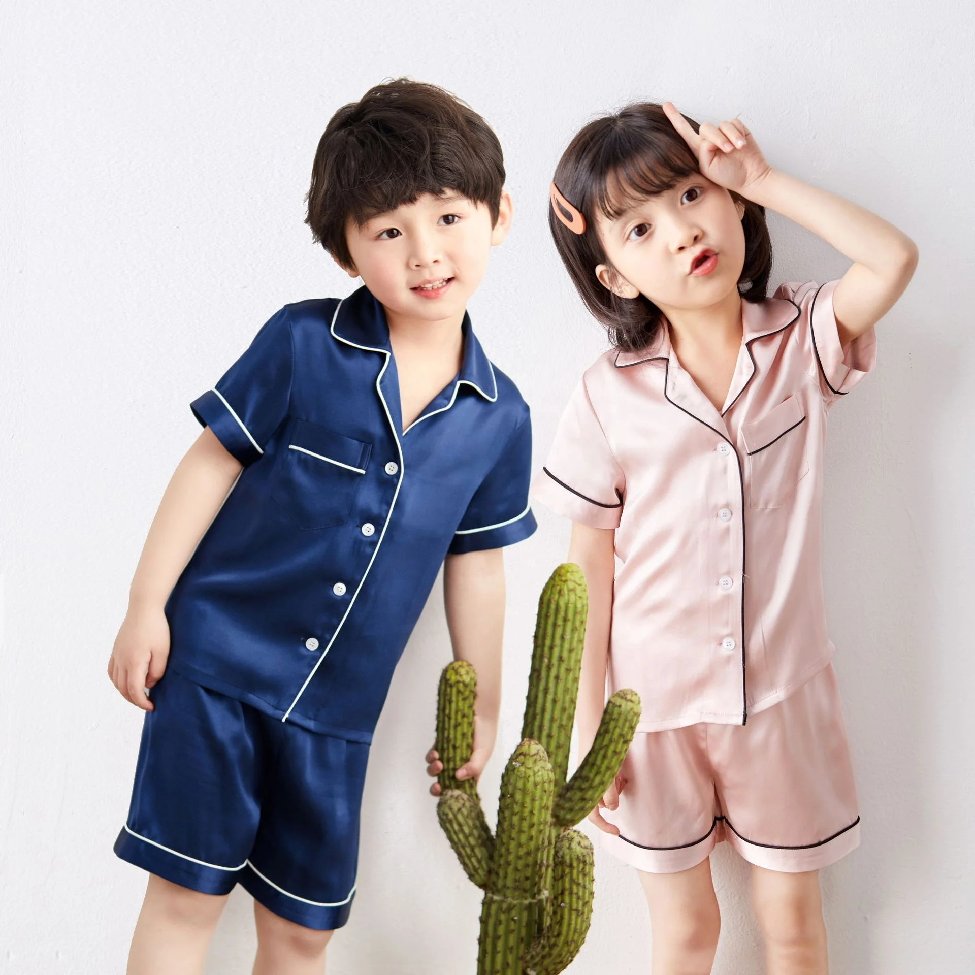 
2021 Kids Pajamas Set Satin Pijamas Children Organic Soft Pyjamas Silk Boys Plain Kids Pajamas 