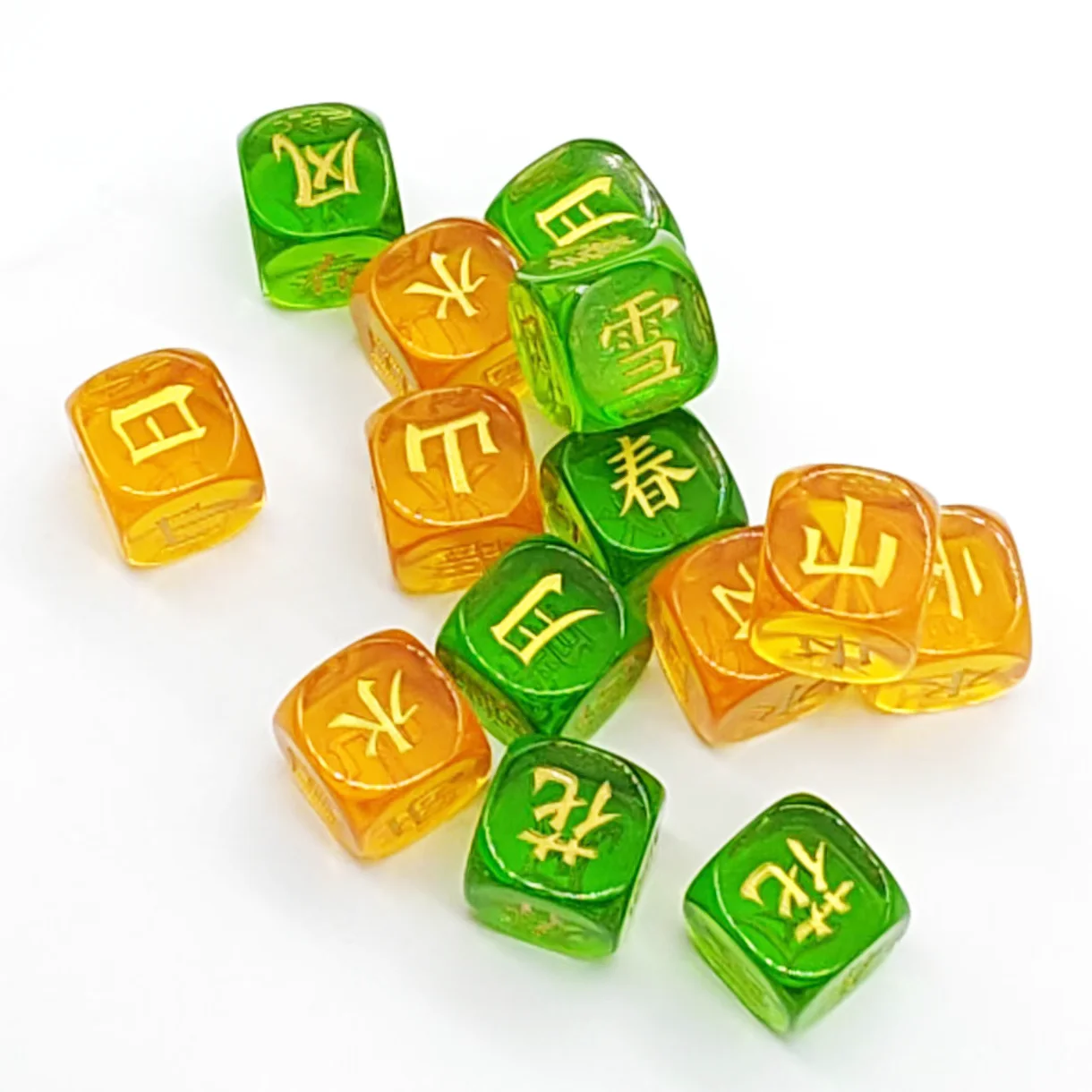 Wholesale resin transparent dice logo custom micro-standard crystal chess pieces
