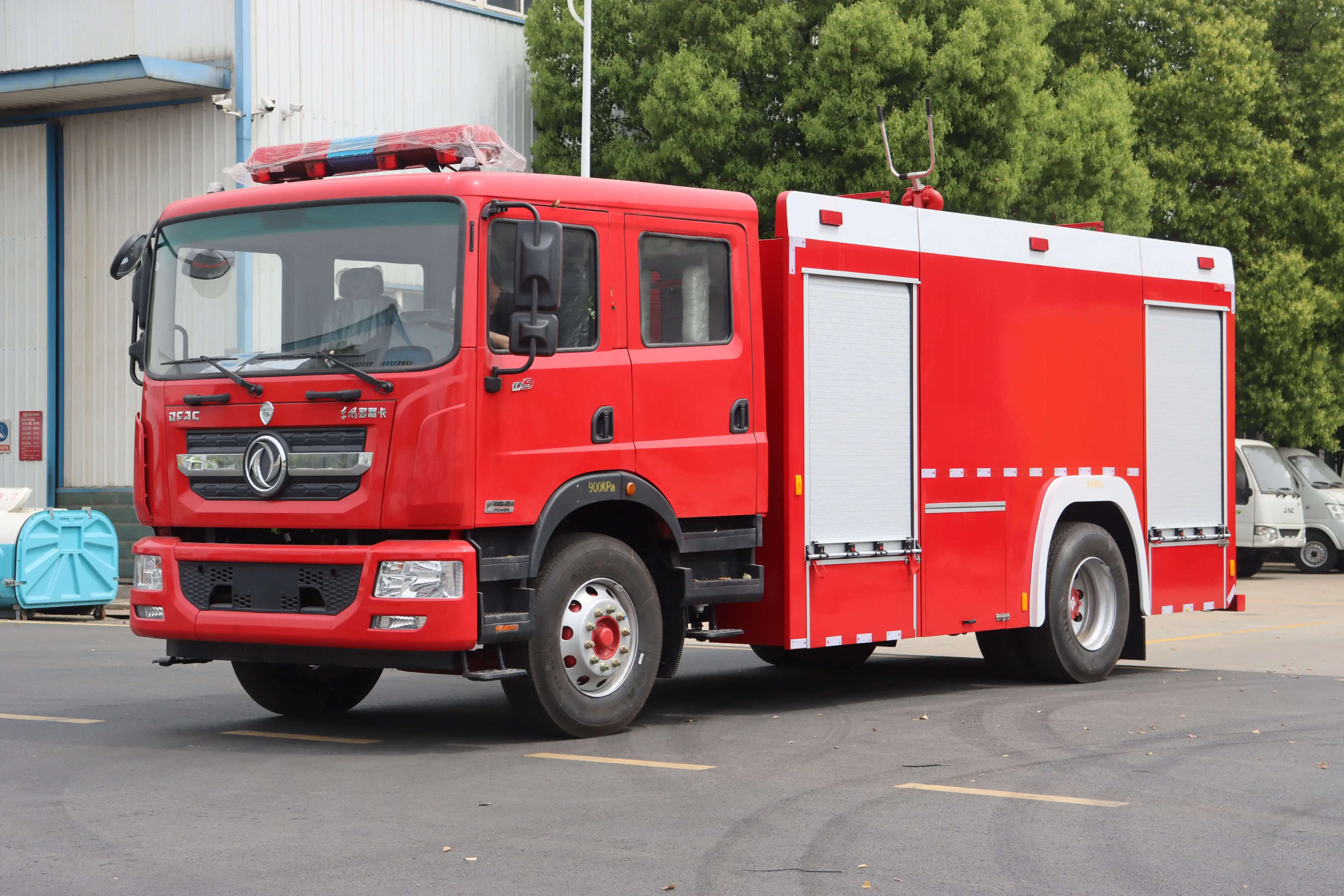Лидер продаж усовершенствованная шеститонная пожарная машина Dongfeng D9 для промышленного пожаротушения