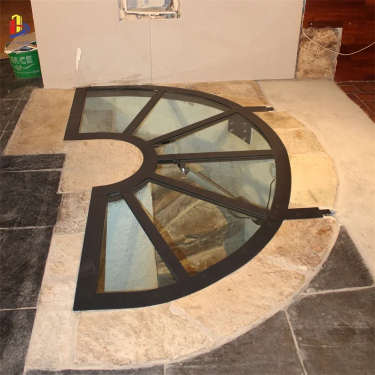 Low-e insulation laminated glass for outdoor roof