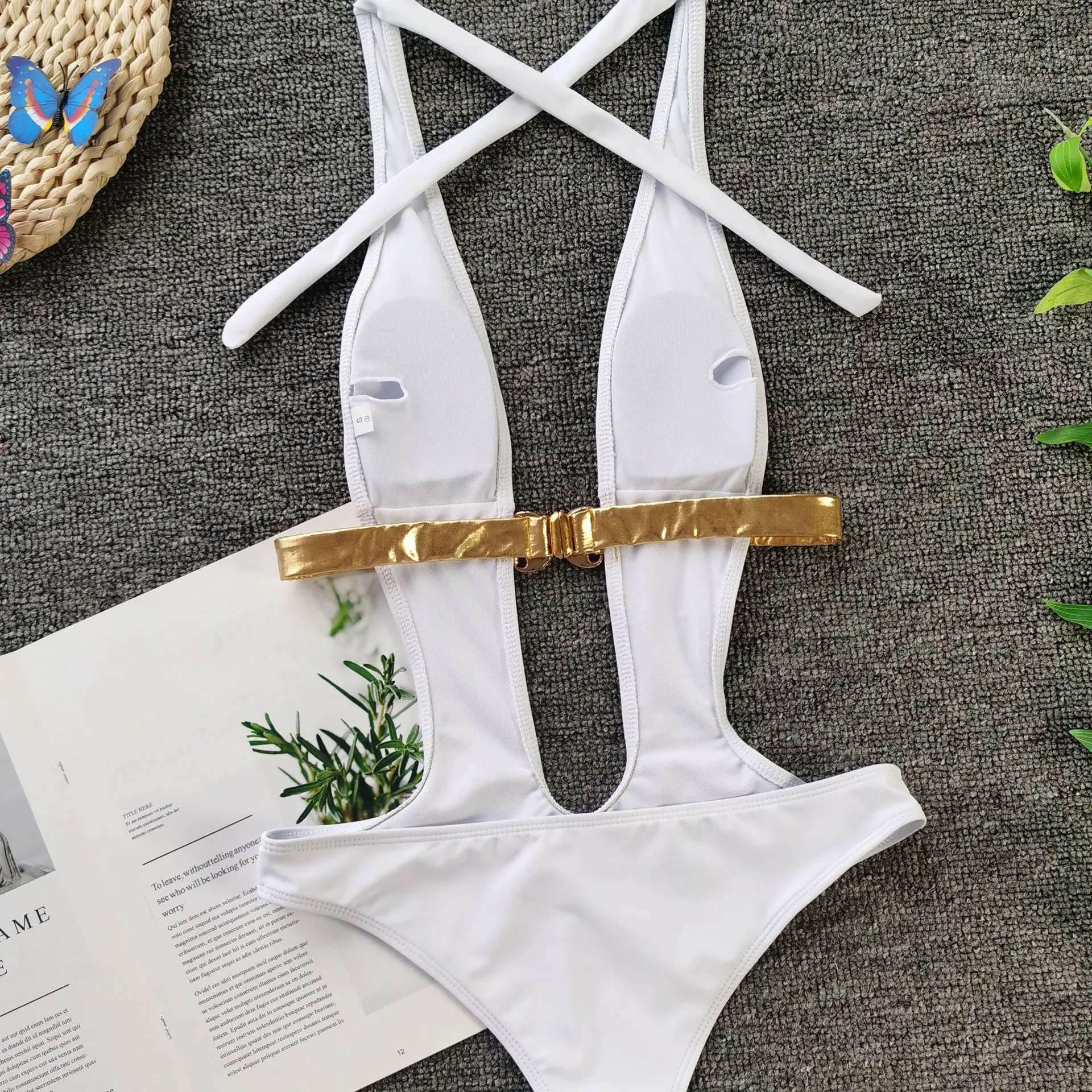 New Design Luxury Bathing Suits Sexy High Cut One Piece Halter Swimsuit Women Sporty Fitness Swimwear Bikini