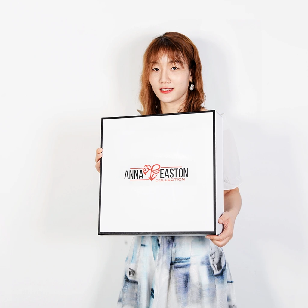 Manufacturer Deluxe Rigid Big Size Paper Folding Carton Presentation Dress/Clothes/T-Shirt White Magnetic Gift Box Packaging