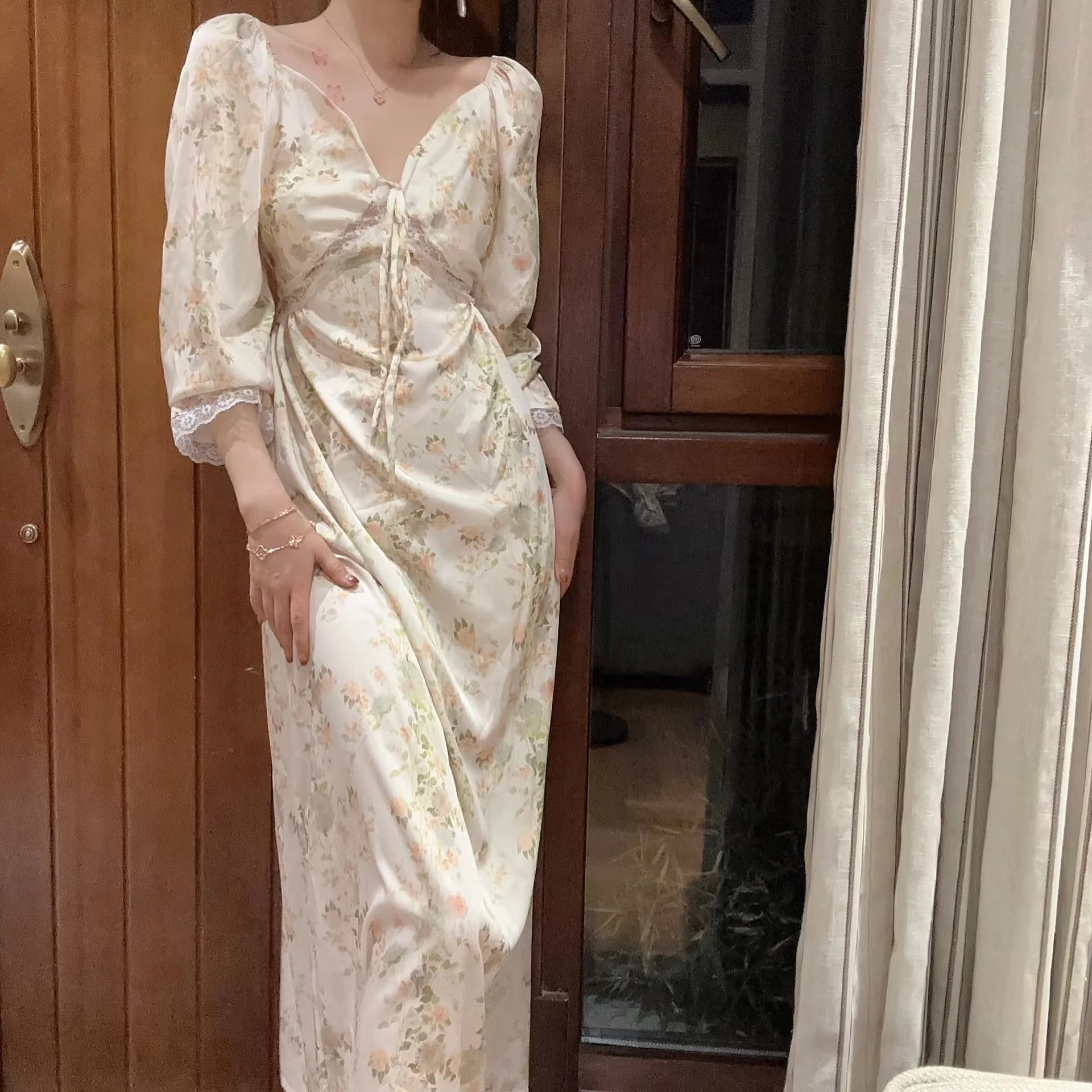 Vintage One Pieces Sexy Long Nightgowns Floral Silk Satin Long Sleeves Nightdress Luxury Print Sleepwear for Women