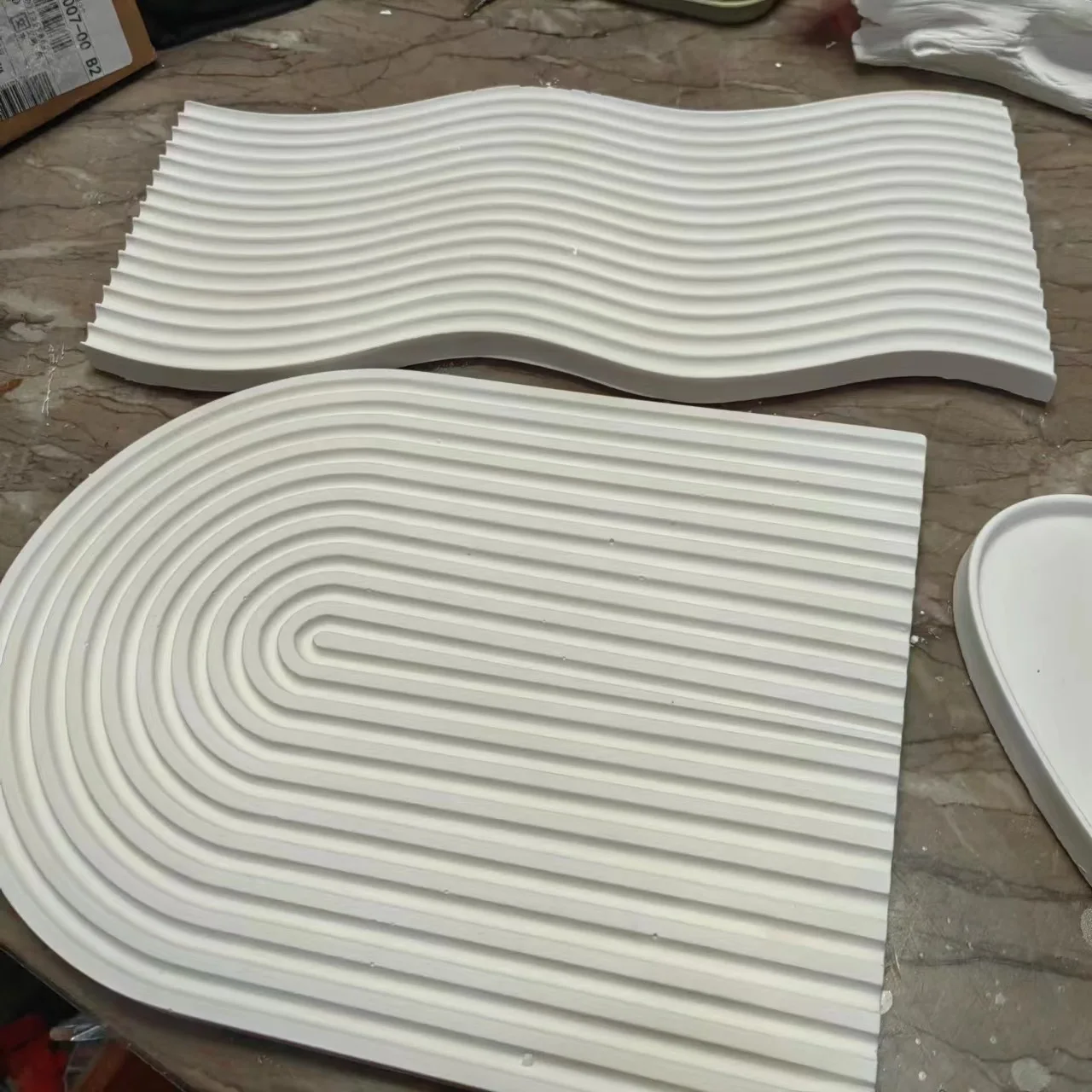 China Gypsum Factory Good Quality Cornice 3D model GRG Building Materials  For Wall Decoration carved modeling atmosphere