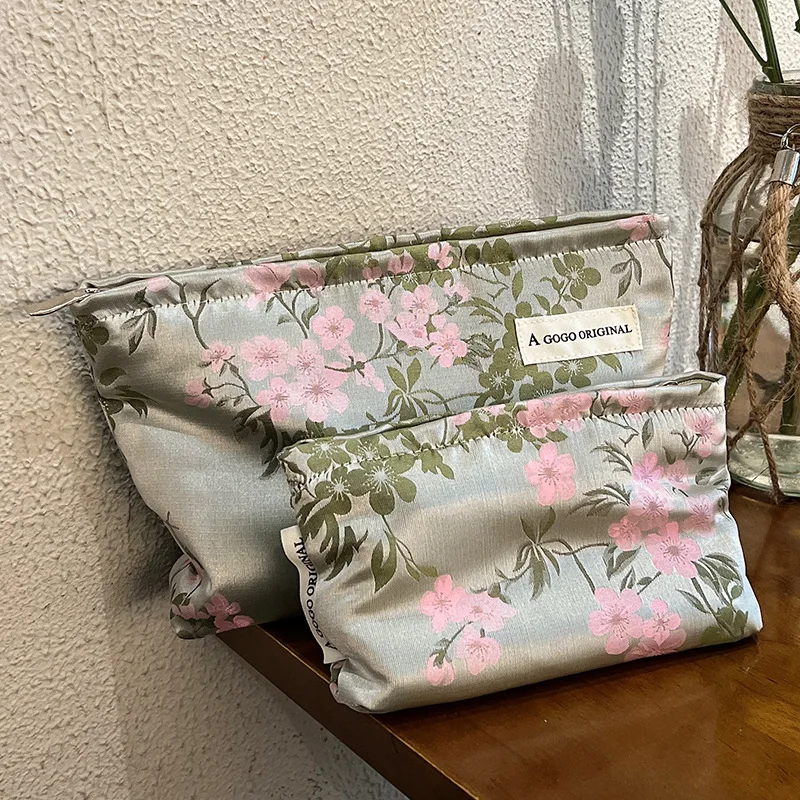Cosmetic Bag Women Floral Makeup Case Organizer Korean Embroidery Cosmetic Pouch Travel Toiletry Bag Corduroy Silk  Beauty Case