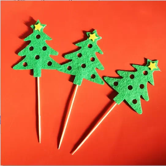 Wholesale Cheap red green Santa Elk Bells Gift Box Pine Snowman Hat Socks Cane Christmas Themed Felt Plug-In Cake Decoration