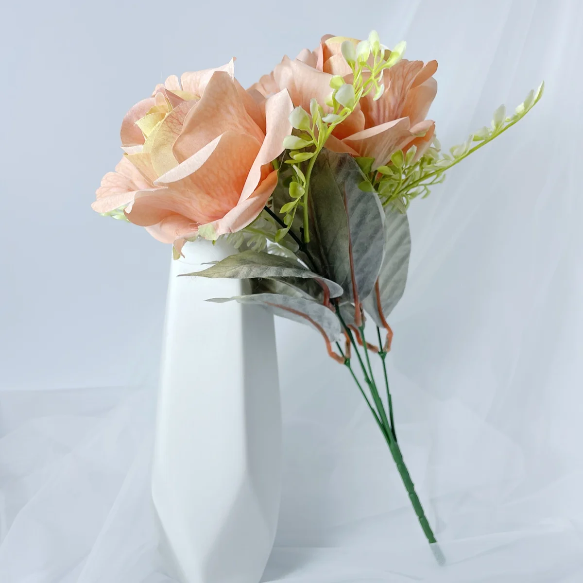 Hot Selling Artificial Coral Pink Rose Bouquet Hand Held Aisha Rose Bouquet Wedding Party Decoration