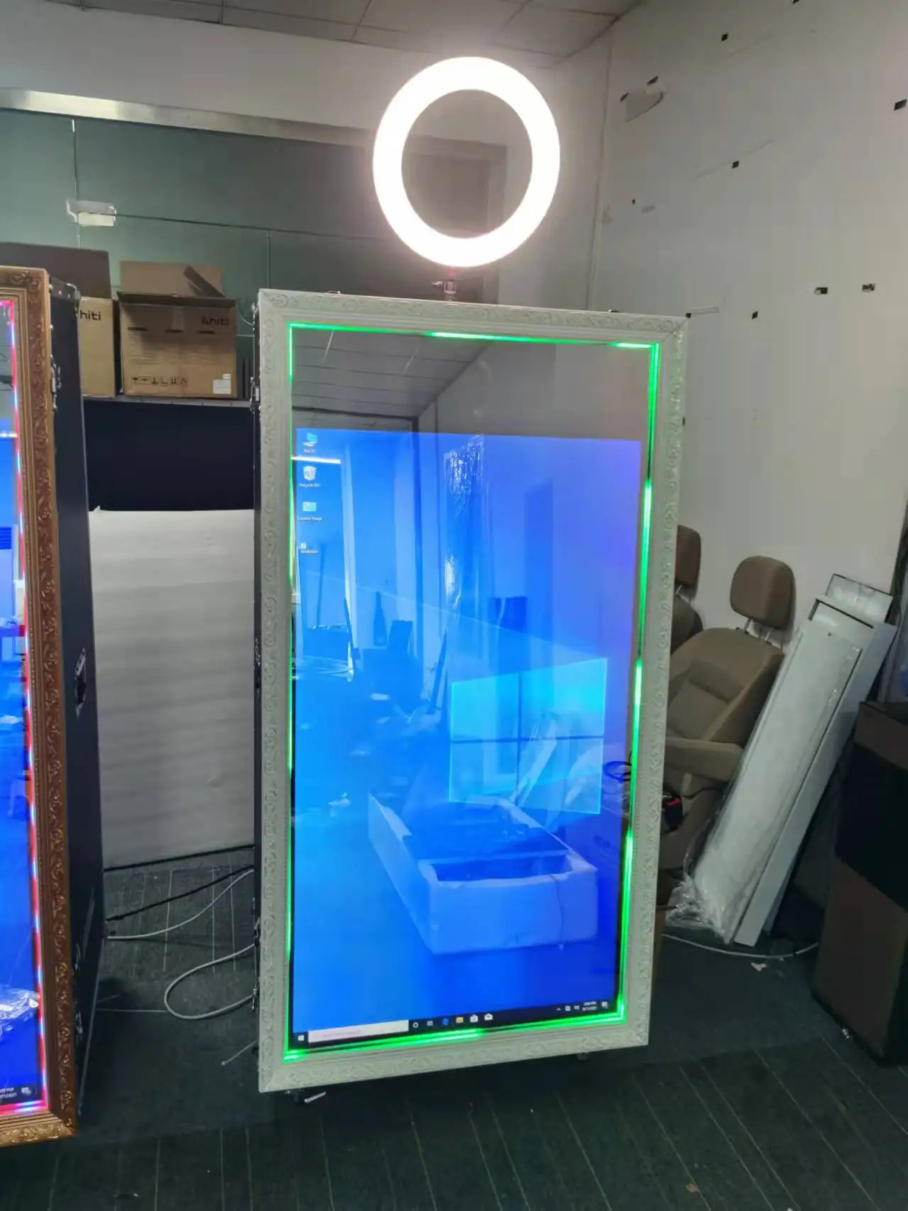 Full body selfie mirror popular mirror photo booth machine 55/65inch Touch Screen with printer wooden case optional wooden frame