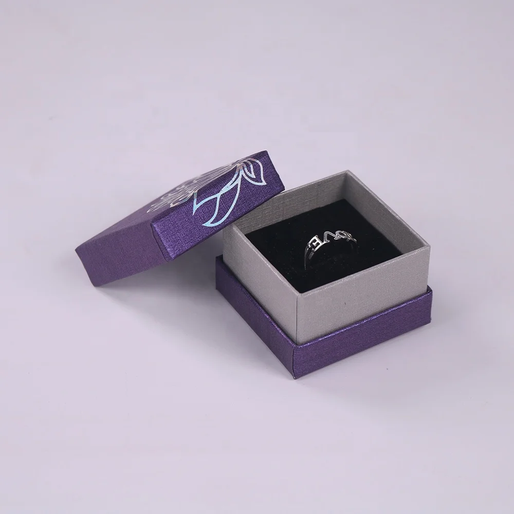 
Whosale Cheap Cardboard Purple Paper Ring Jewelry Gift Box With Silver Flower Hotstamping 