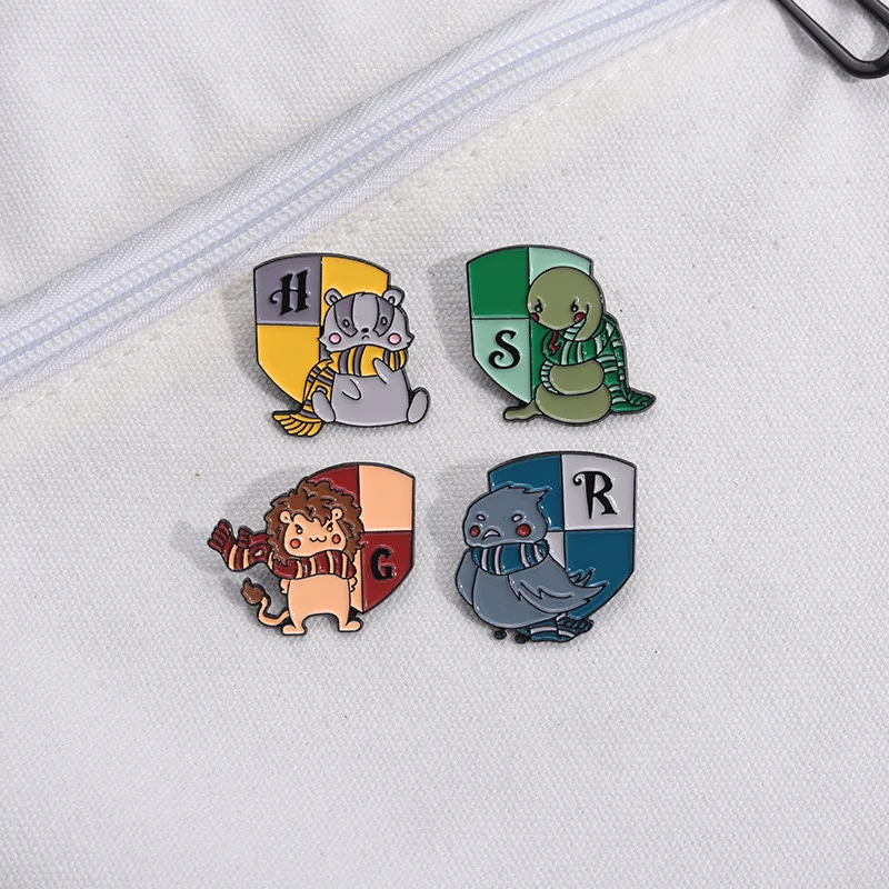High Quality Anime Cartoon Design Lapel Pin Badge Soft Enamel Metal Pin with Silk Screen Printing for Clothing Accessories