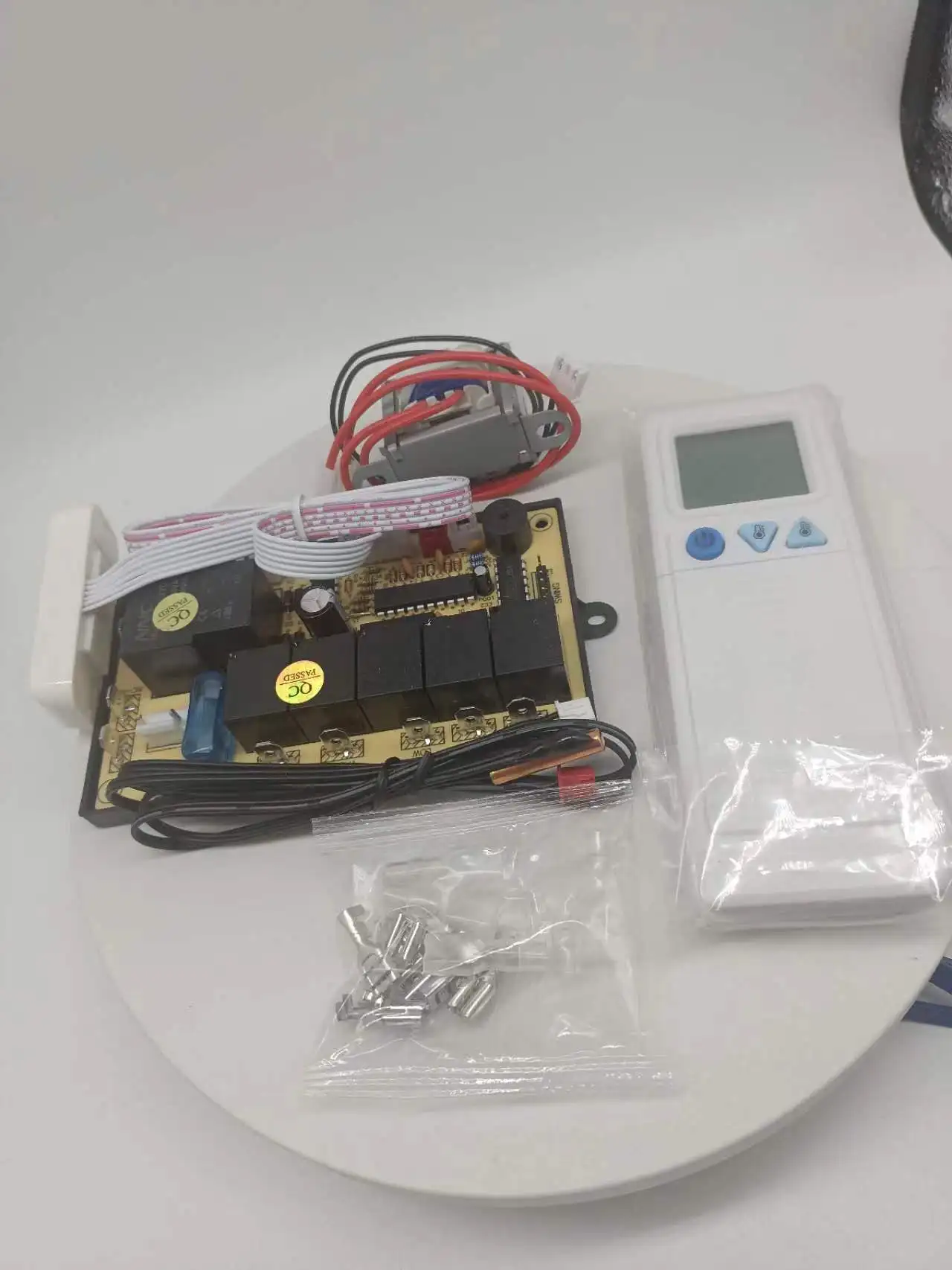 Universal DC/AC Control System for Wall-mounted Air Conditioner QD-U03C+